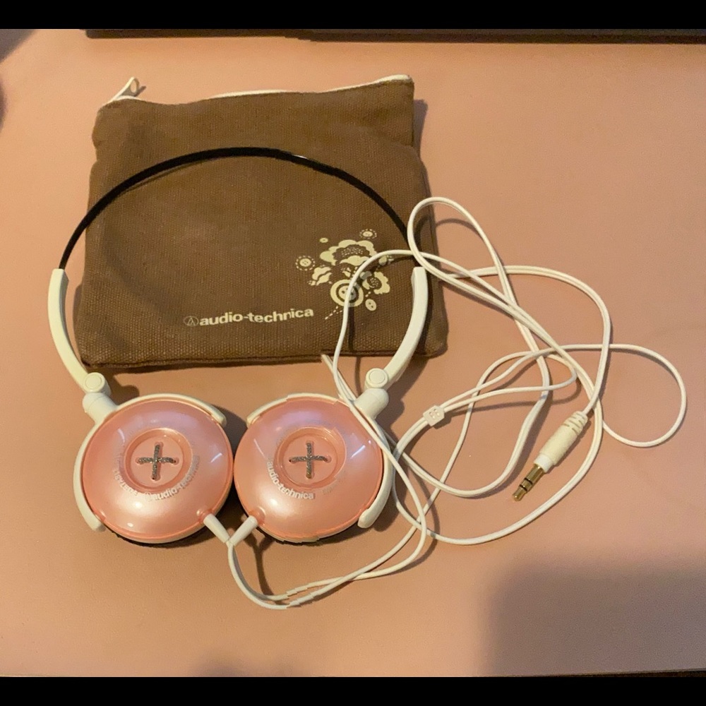 Authentic audio-technical over the ear headphone